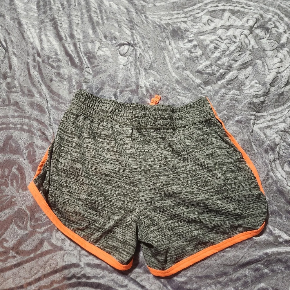 Shorts - Picture 2 of 4